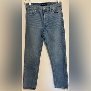 Gap high rise cheeky straight, size 10, 30 inseam. Similar to Levi’s Wedgie fit.